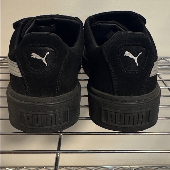 Puma Women’s Black Suede Sneakers with Velcro top - Picture 3 of 8